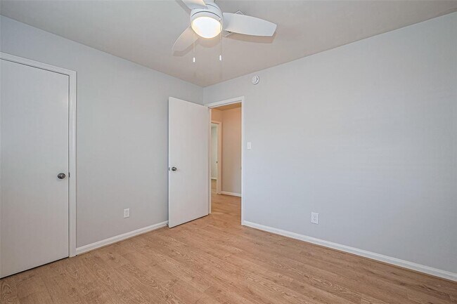 Building Photo - 2530 Bandelier Dr