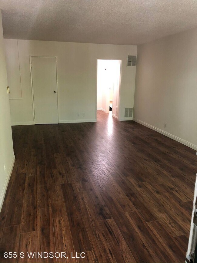 Building Photo - 855 S Windsor Blvd