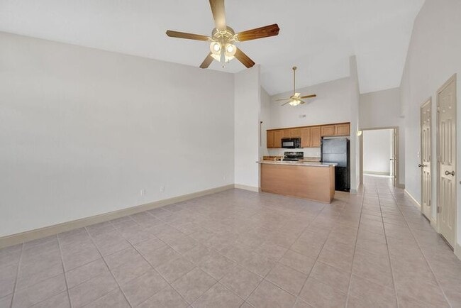 Building Photo - Suncrest Village 2BR/1 Bath One Level with Attached Garage