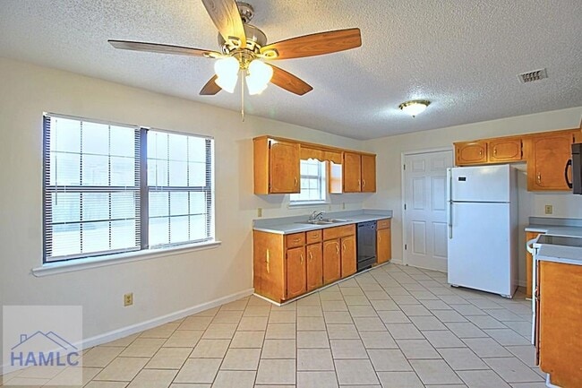 Building Photo - 915 Churchfield Dr