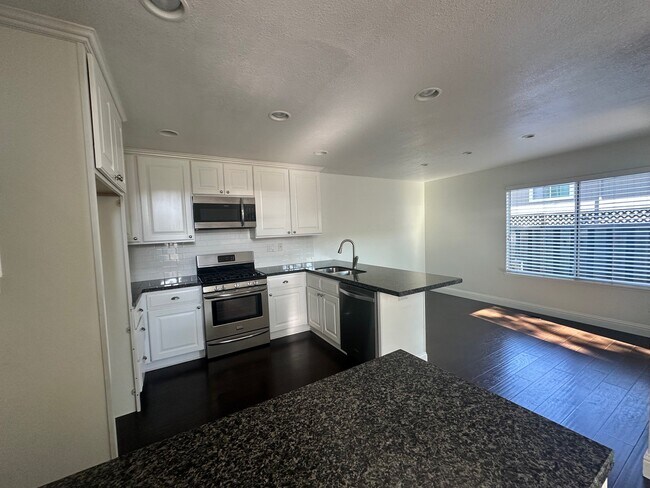 Building Photo - 11501 Treeline Pl