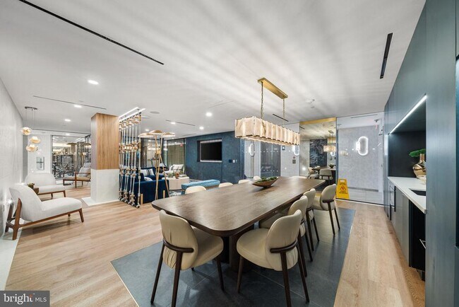 Building Photo - 255 W Falls Station Blvd