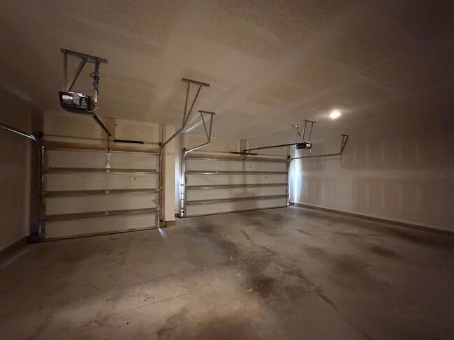 Building Photo - 316 Merlin Ct