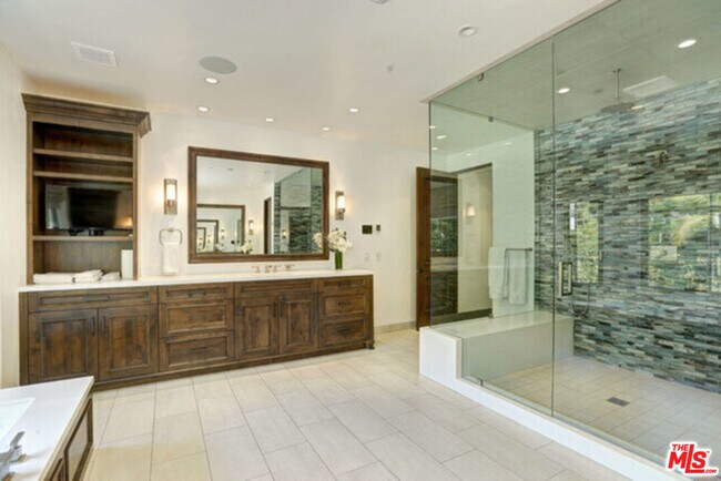 Building Photo - 12179 Leven Ln