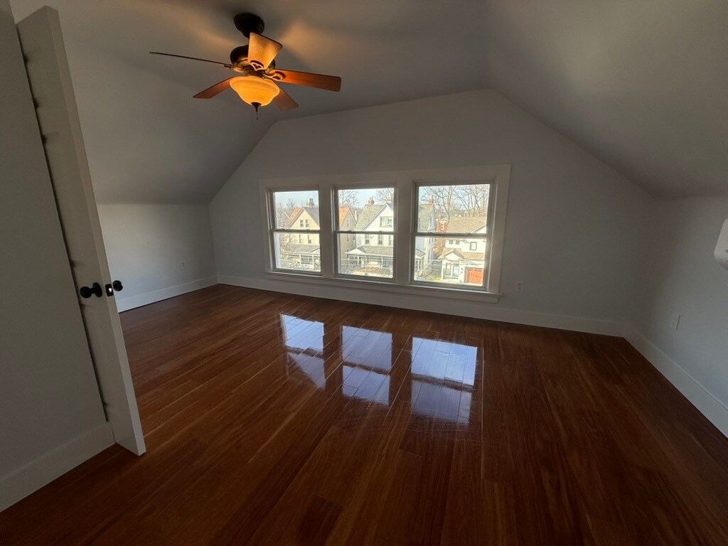 Building Photo - 1367 Burdette Ave