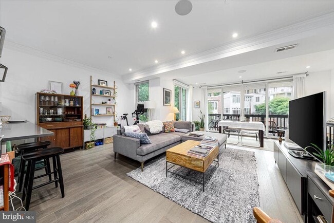 Primary Photo - 2341 Ashmead Pl NW