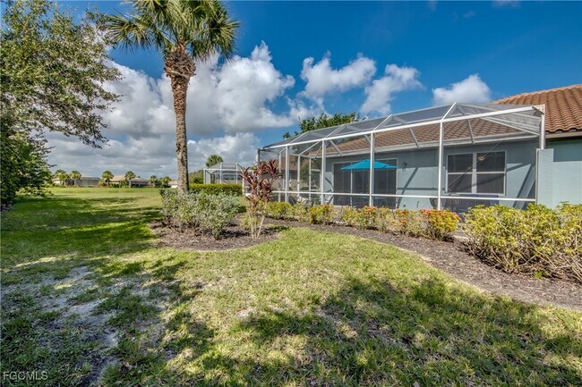 Building Photo - 10519 Diamante Way