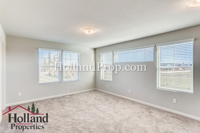 Building Photo - Modern Luxury Living Near Intel, Parks & Everything You Need!