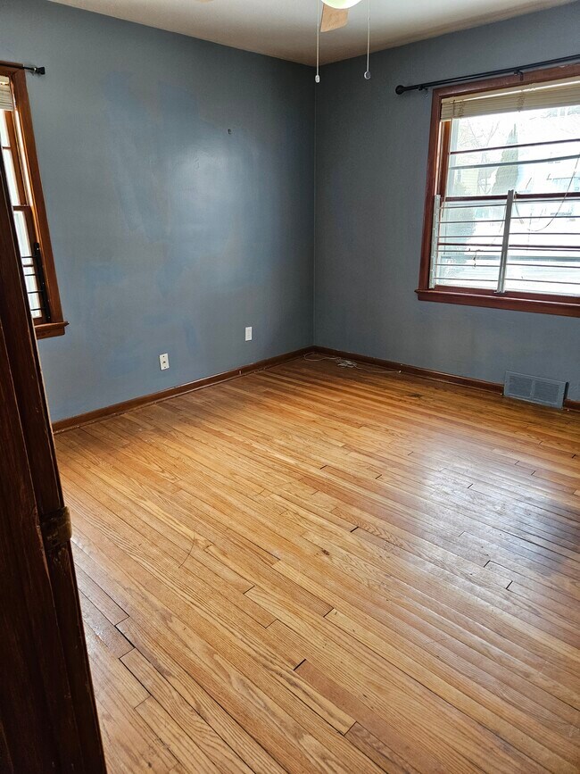 Building Photo - 18990 Raymond St