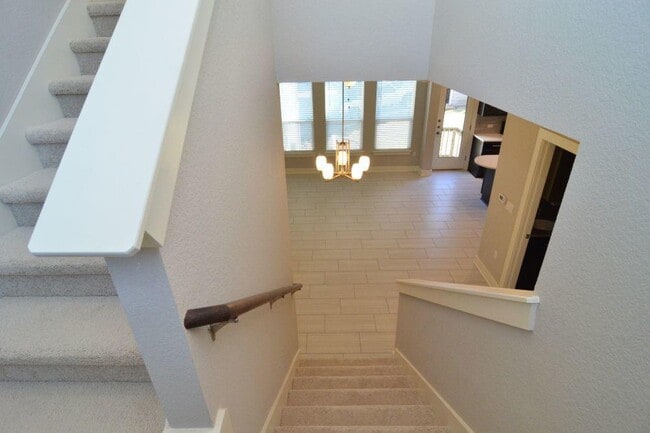 Building Photo - 2921 Bond Dr