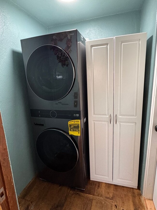 Building Photo - 2 Bedroom, 1 Bathroom Duplex in Santa Fe, NM