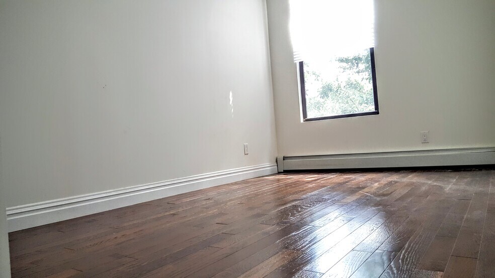 Bedroom 3 - 447 Evergreen Ave