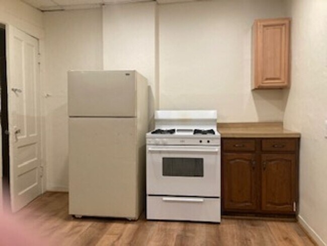 Building Photo - 86-88 Baycliff Dr
