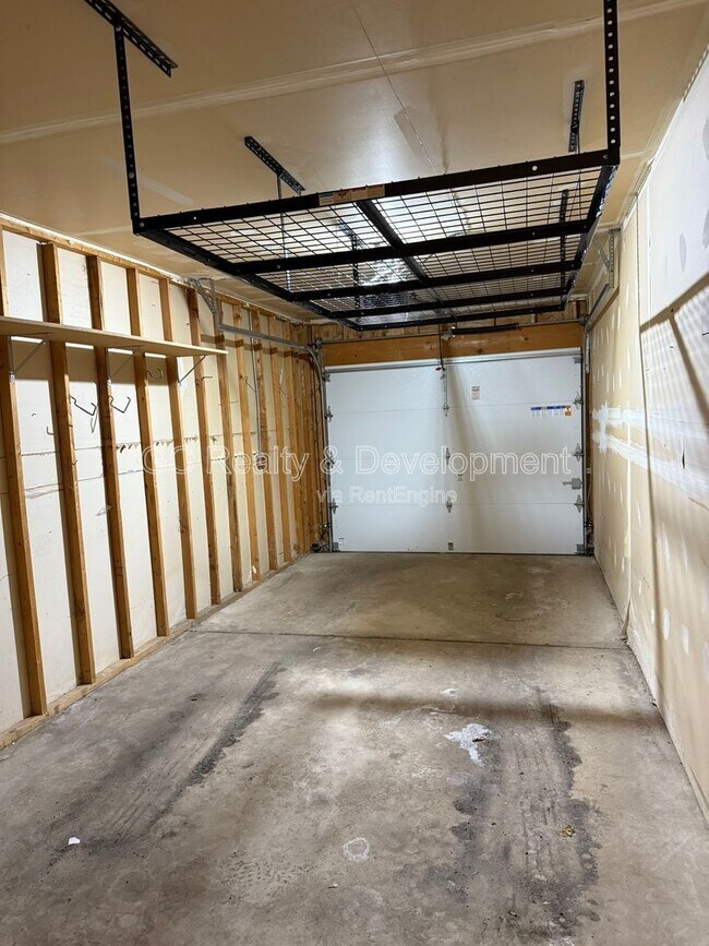 Building Photo - 2878 Meadow Ln