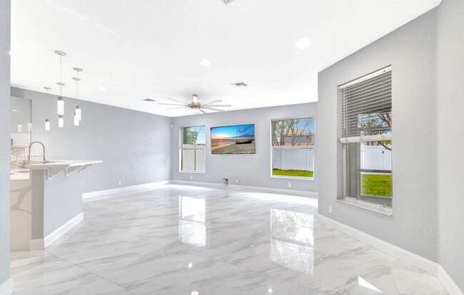 Building Photo - 6453 Paradise Cove