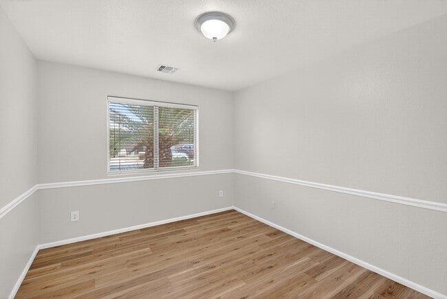 Building Photo - 41628 W Hillman Dr