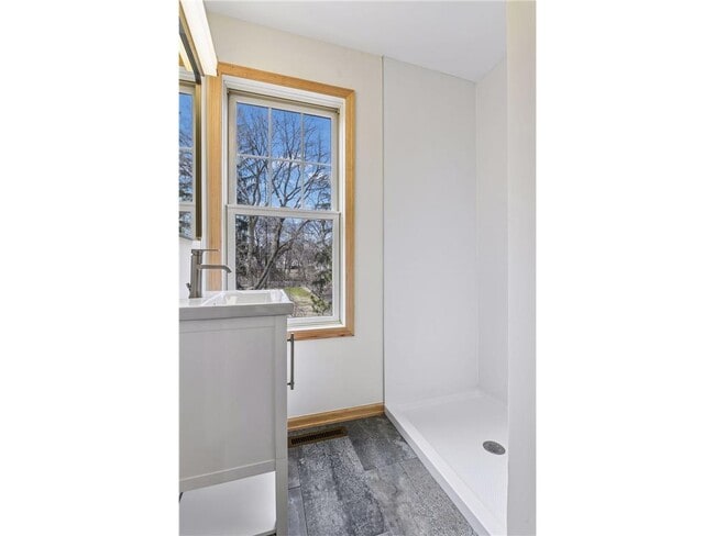 Building Photo - 2121 Village Trail
