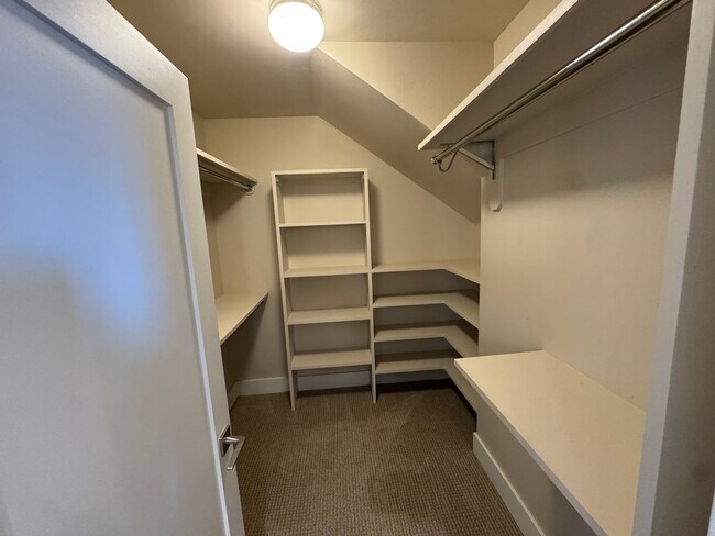 Building Photo - Perfect Sloan Lake Home with all the features and great views