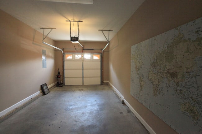 Building Photo - 2207 Stanford Ct