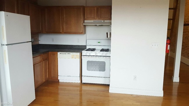 Building Photo - 1 br, 1 bath  - 206 W Michigan Ave