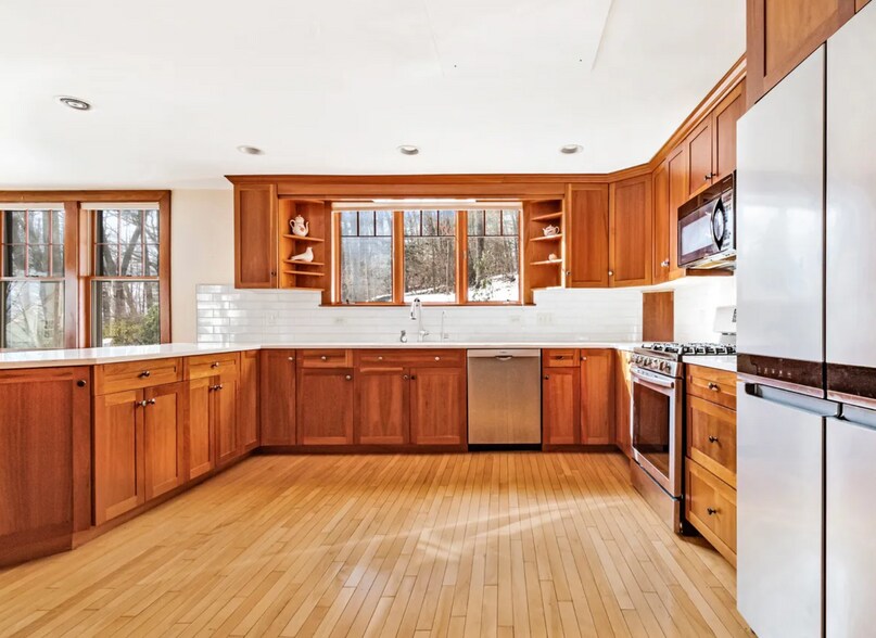 Primary Photo - 20 Lovewell Rd