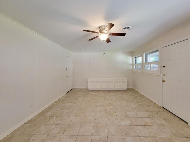 Building Photo - 4602 Redstart St