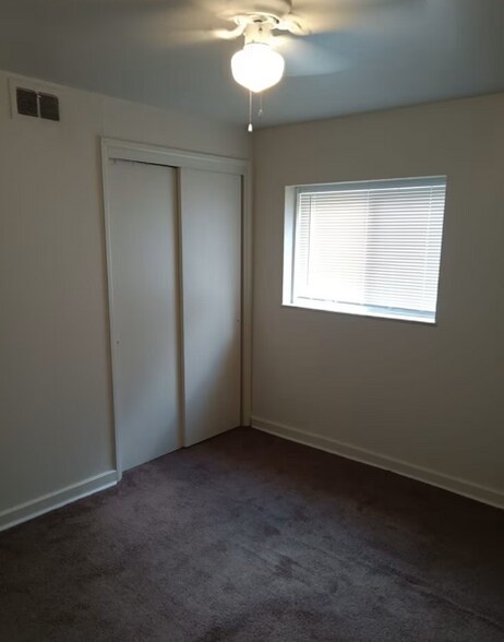 Building Photo - 5821 Stieren Dr