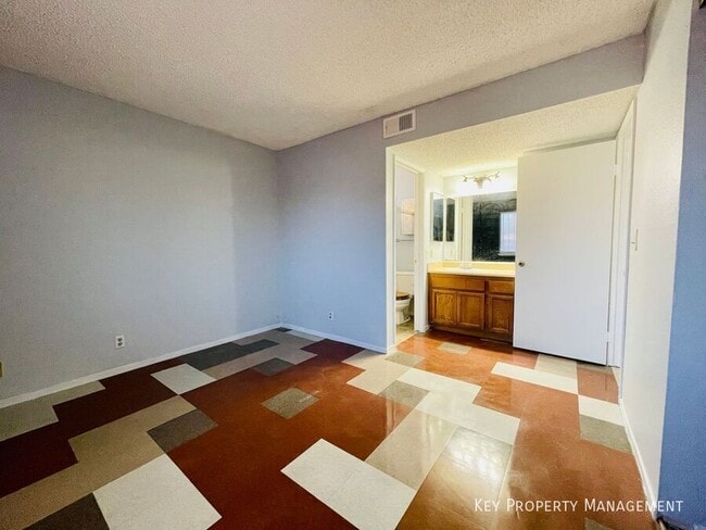 Building Photo - 3716 Snorkel Cir