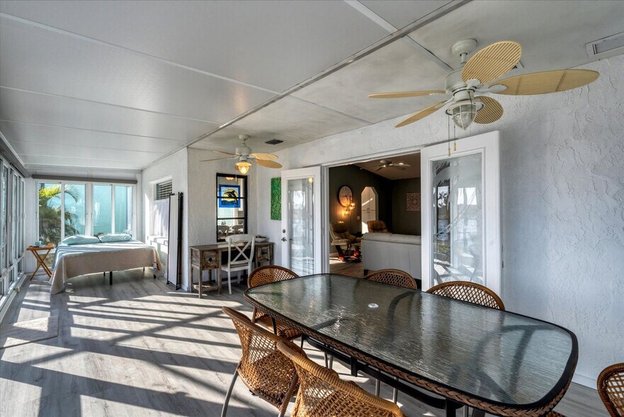 Building Photo - 15826 Aqua Cir