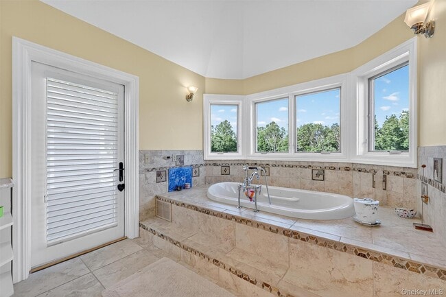 Building Photo - 7 Paiges Way