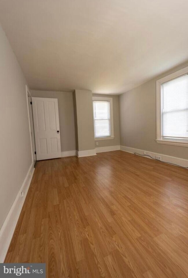 Building Photo - 328 Ridley Ave