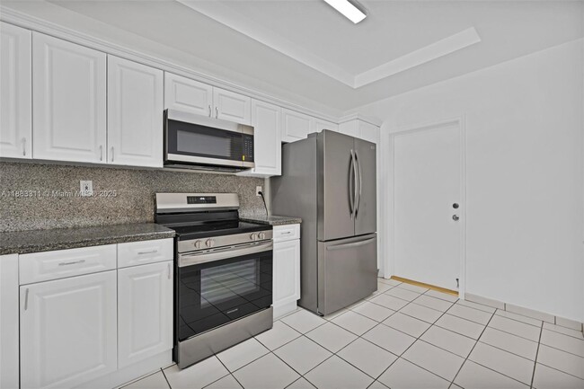 Building Photo - 11224 NW 42nd Terrace