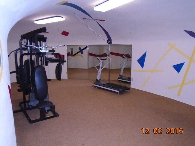 Building Photo - Large Underground House with indoor pool n...
