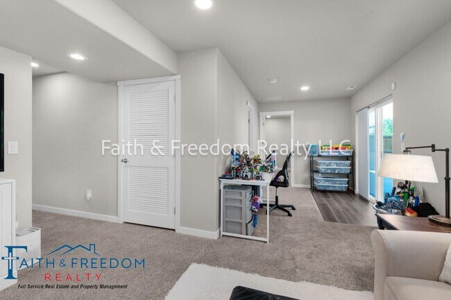 Building Photo - 4918 Wolf Moon Dr