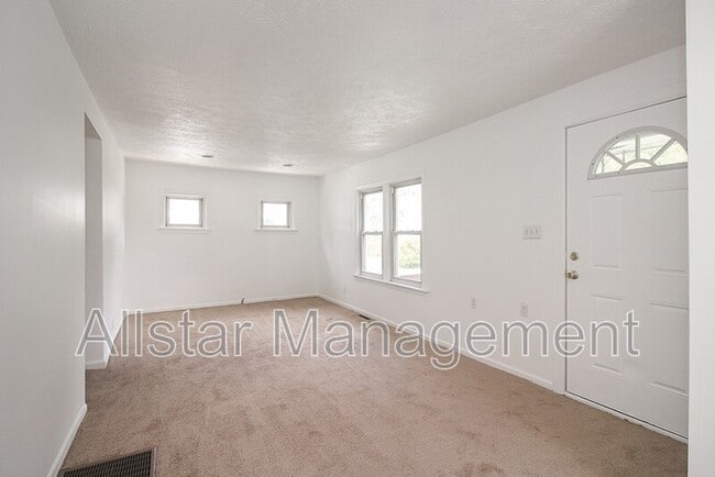 Building Photo - 736 Bettes Ave