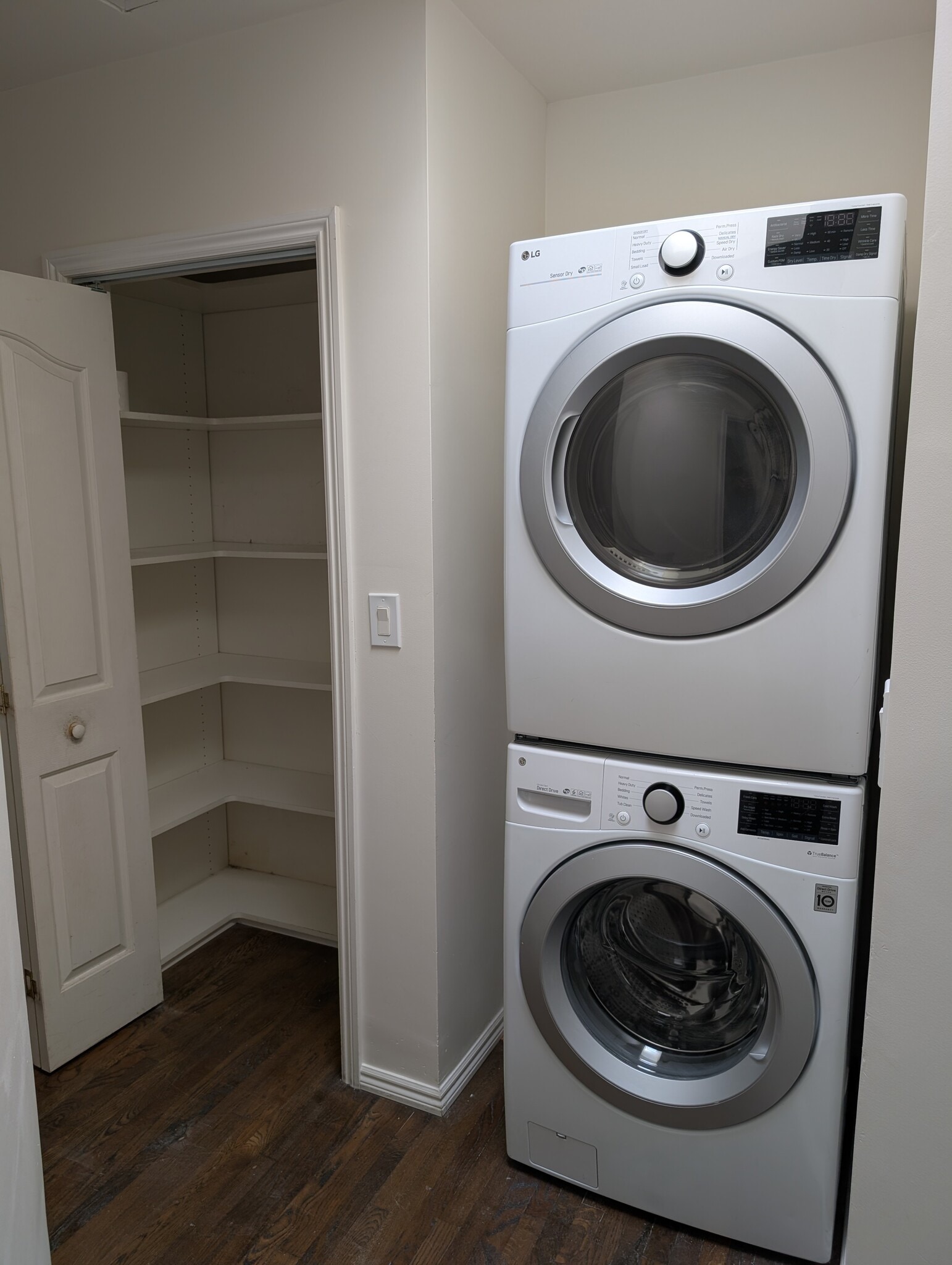 Unit A - closet - 5011 Stacy St