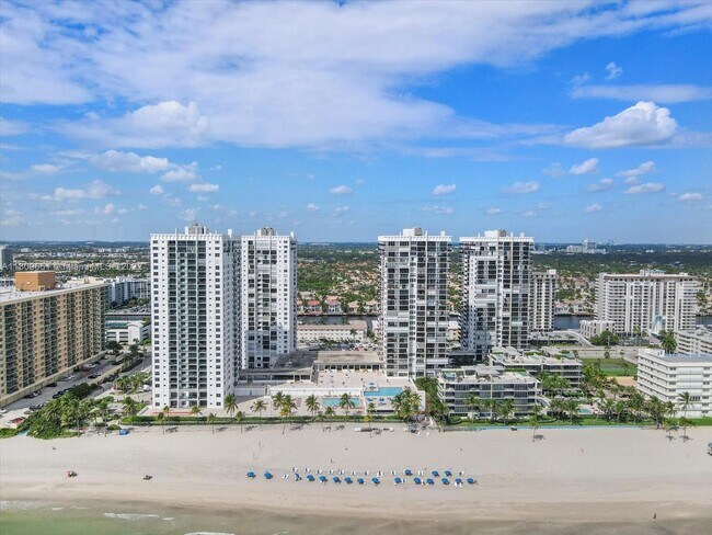 Building Photo - 2101 S Ocean Dr