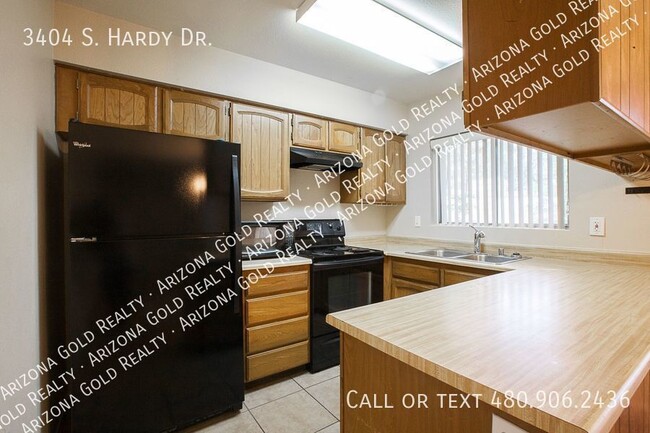 Building Photo - 3404 S Hardy Dr