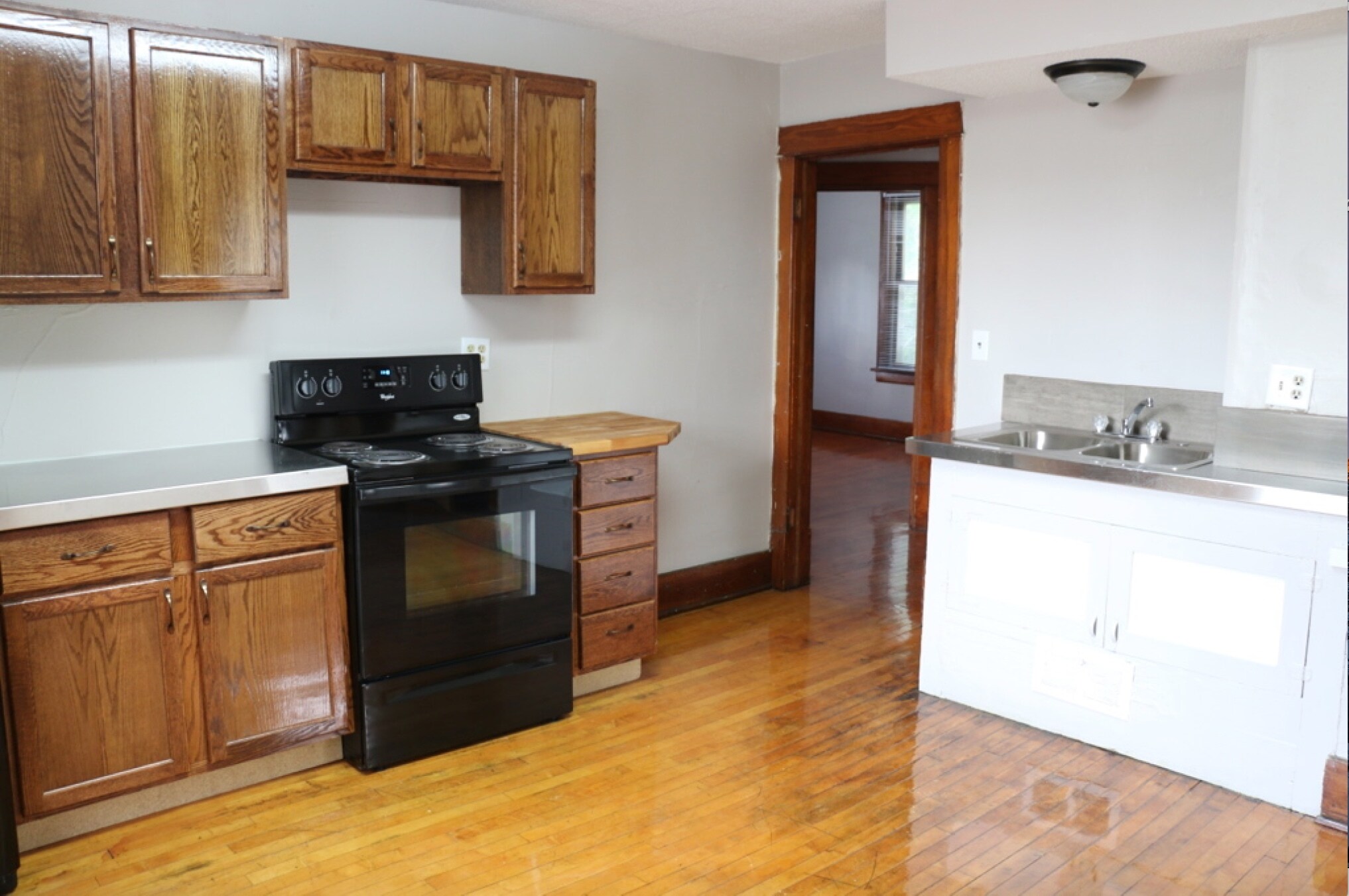 2nd Level Kitchenette - 429 Warren St