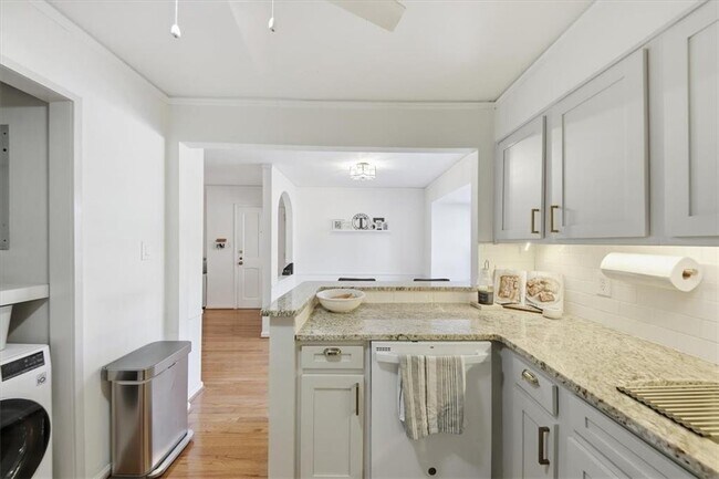 Building Photo - 133 Woodmere Square NW