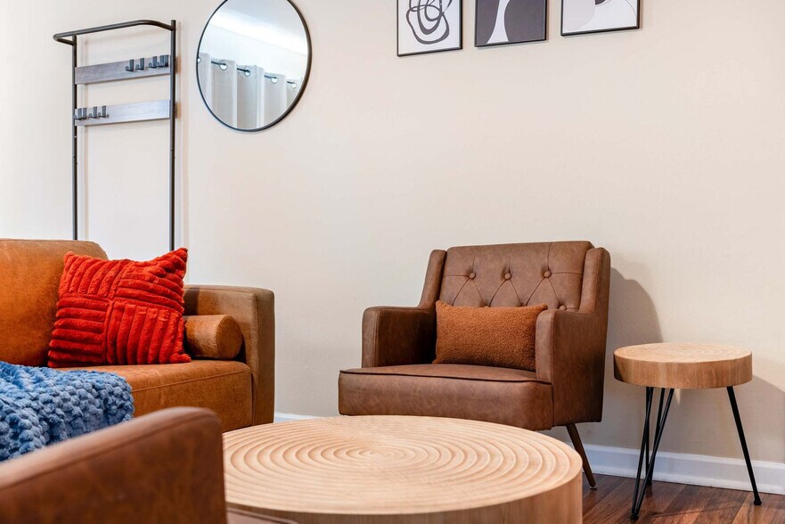 Building Photo - 2312 Bonar St