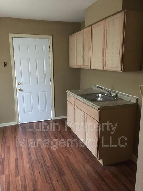 Building Photo - 670 Bethel Ave