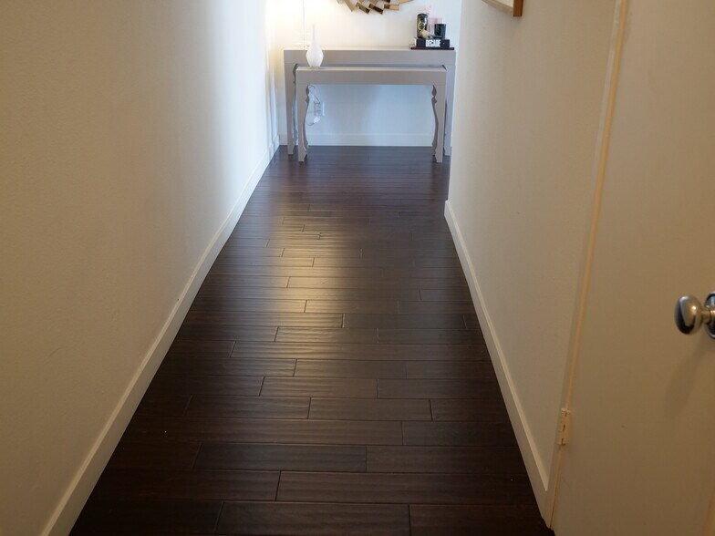 Hallway entry - 8960 Cynthia St