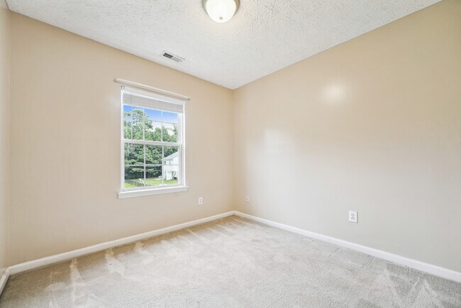 Building Photo - 2005 Rathie Dr