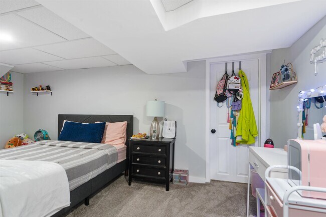 Building Photo - 1041 Stonewall Ln