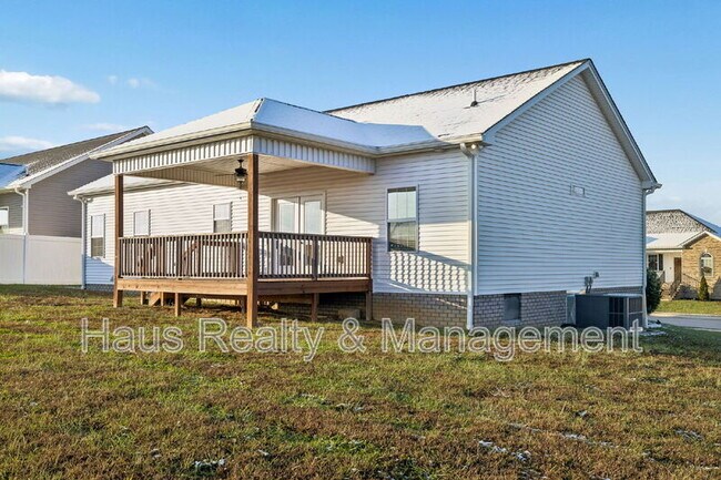 Building Photo - 207 Bedford Ct