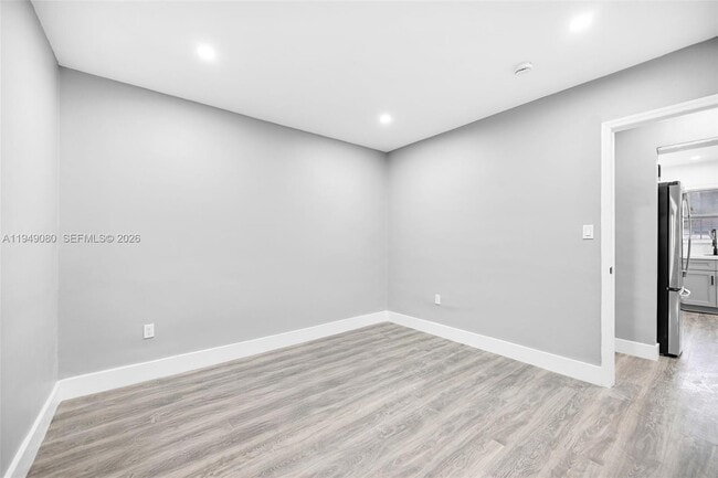 Building Photo - 645 NE 149th St