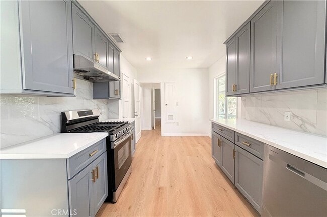 Building Photo - 1505 N Rosewood Ave