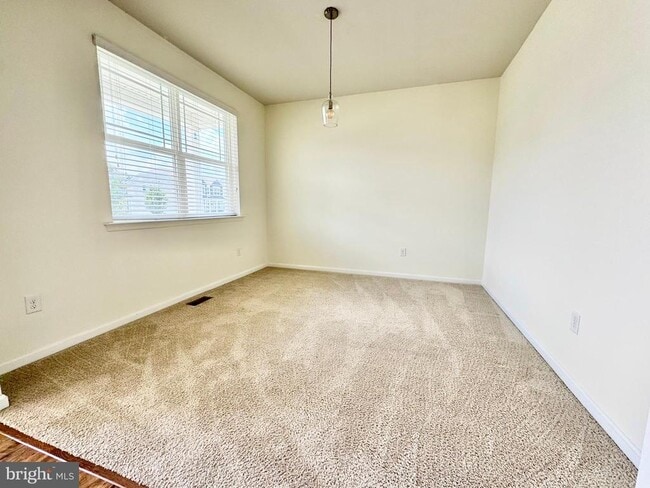 Building Photo - 122 S Marshview Terrace