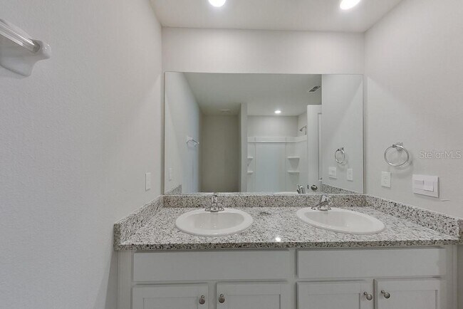 Building Photo - 8584 SW 44th Ct